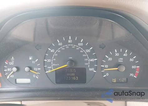 2000 Mercedes-Benz E 430 z USA, uszkodzony, nr VIN WDBJF70J2YB098127